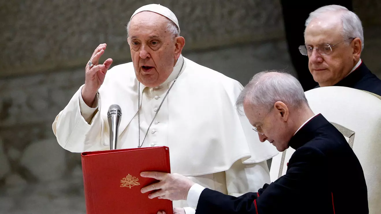 Pope Francis leads an audience to deliver a Christmas message to Vatican workers in Paul VI Hall at the Vatican, December 21, 2023. Reuters/Guglielmo Mangiapane