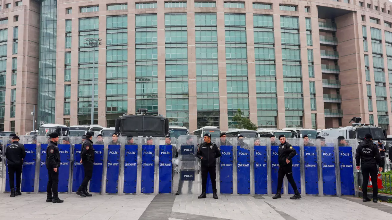 Turkish riot police stand guard in front of the Justice Palace, known as Caglayan Courthouse, ahead of jailed Istanbul Mayor Ekrem Imamoglu’s expected testimony in a new investigation over alleged espionage, in Istanbul, Turkey, October 26, 2025. Reuters/Dilara Senkaya