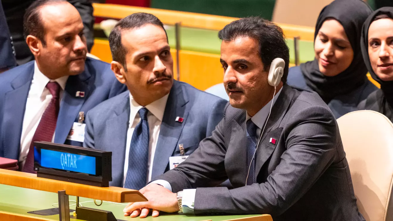 Sheikh Tamim bin Hamad al-Thani (R) © Mena Today 