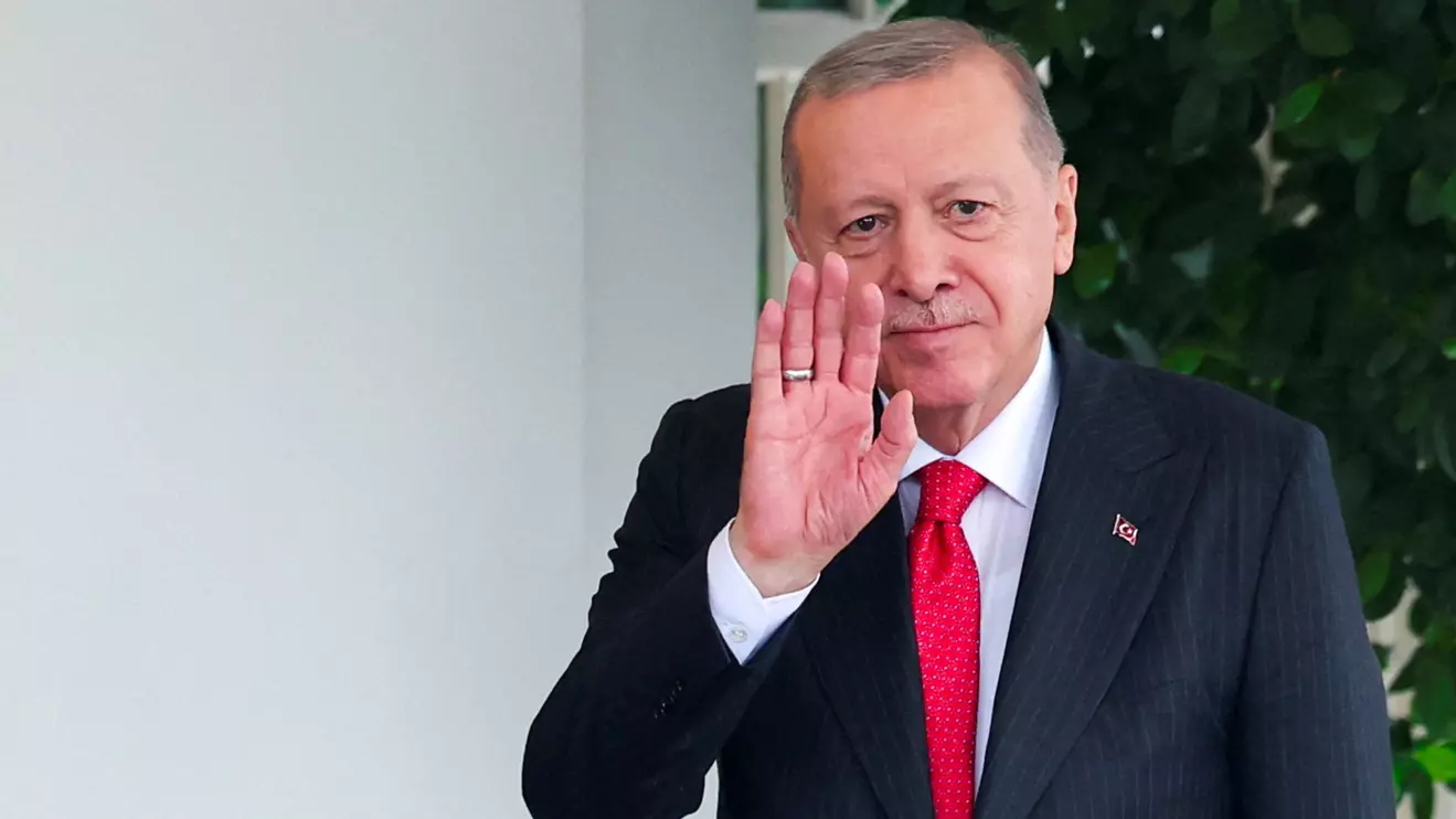 Turkey's President Recep Tayyip Erdogan gestures, as he arrives for a meeting with U.S. President Donald Trump at the White House in Washington, D.C., U.S., September 25, 2025. Reuters/Jonathan Ernst