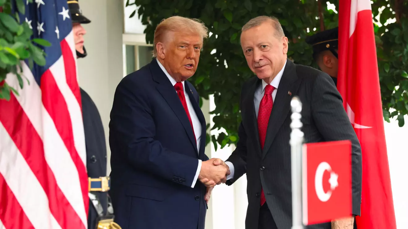 U.S. President Donald Trump and Turkey's President Recep Tayyip Erdogan shake hands as they meet at the White House in Washington, D.C., U.S., September 25, 2025. Reuters/Kevin Lamarque
