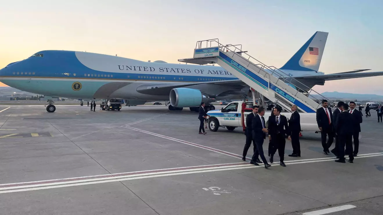 A catering truck is parked on the other side of Air Force One, before U.S. President Donald Trump's departure from Ankara en route to Washington after his participation in the NATO leaders' summit, at Ankara Esenboga Airport in Ankara, Turkey, July 8, 2026. Reuters/ABC-TV