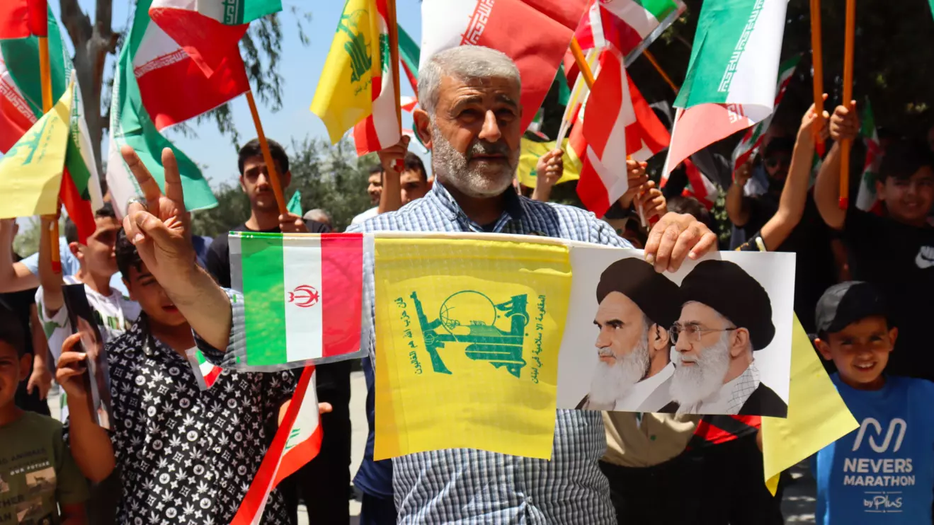 With the Lebanese army lacking capacity to disarm Hezbollah, the idea would be to reinforce the existing ceasefire mechanism with French, U.S. and possibly other military experts along with U.N. peacekeeping forces, the diplomats and officials said © Mena Today 