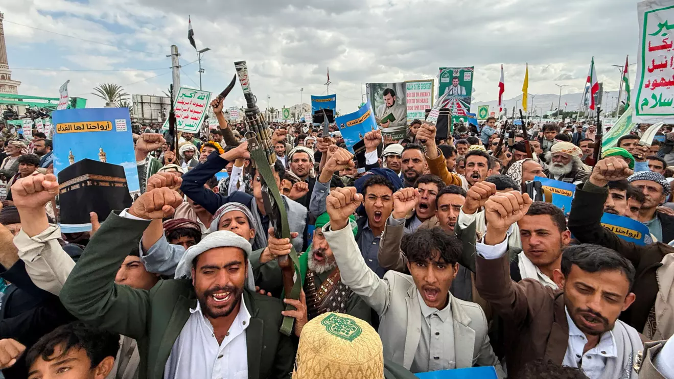 Houthi supporters rally to celebrate advances by Houthi forces along the Red Sea coastline, in Sanaa, Yemen, September 18, 2026. Picture taken with a mobile phone. REUTERS/Adel Al Khader