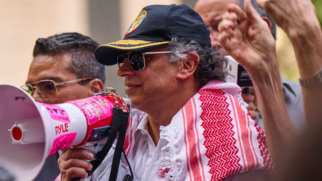 Colombian President Gustavo Petro addresses pro-Palestinian demonstrators at Dag Hammarskjold Plaza outside U.N. headquarters during the 80th United Nations General Assembly in New York City, U.S., September 26, 2025. Reuters/Bing Guan