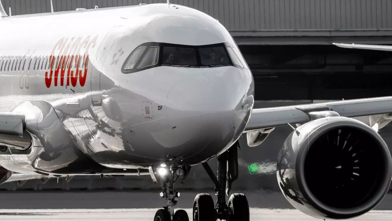 Airlines must contend with rising insurance premiums and crew reluctance © X