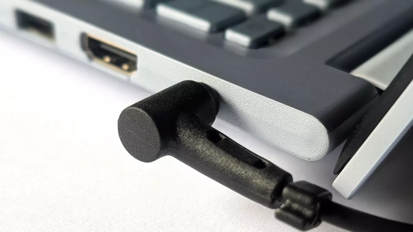 Untrusted chargers behind 68% of corporate breaches © Mena Today 