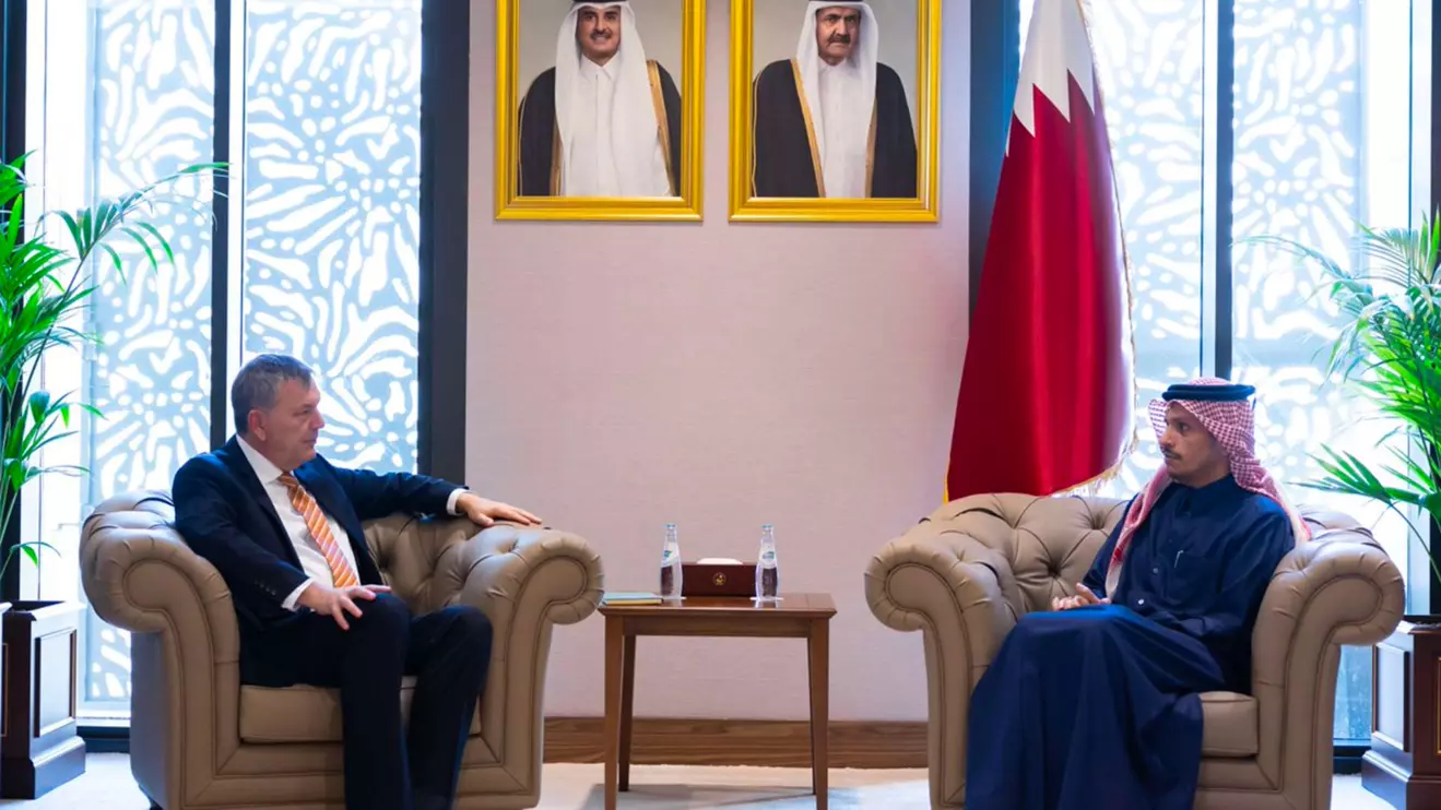 Philippe Lazzarini with the PM of Qatar