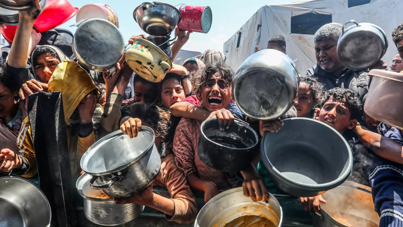 A propaganda image taken by a Hamas photographer to support the claim of a famine in Gaza © Mena Today 