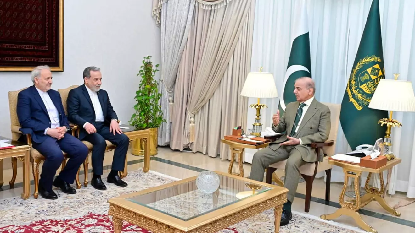 Pakistan's Prime Minister Shehbaz Sharif meets with Iranian Foreign Minister Abbas Araqchi in Islamabad, Pakistan, April 25, 2026. Pakistan's Prime Minister Office