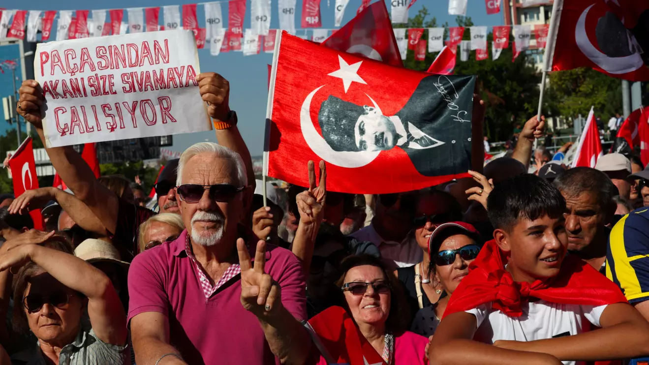 Supporters of main opposition Republican People's Party (CHP) attend a rally, a day before a court is set to rule on whether to annul the party's last general congress and unseat its leader Ozgur Ozel, in Ankara, Turkey, September 14, 2025. Reuters/Umit Bektas