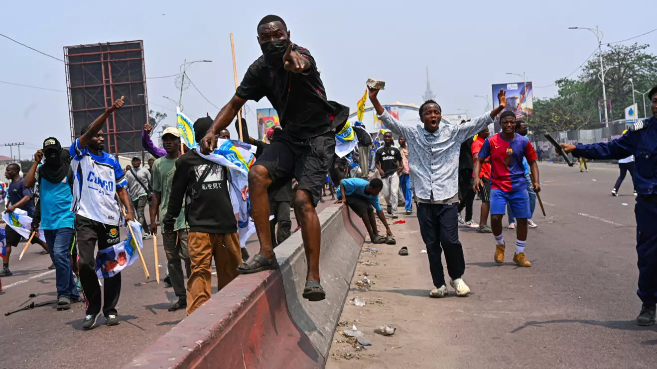 Demonstrators walk along the street during a protest against the constitutional reforms proposed by President Felix Tshisekedi in Kinshasa, in Kinshasa, Democratic Republic of Congo, September 15, 2026. Reuters/Arsene Mpiana