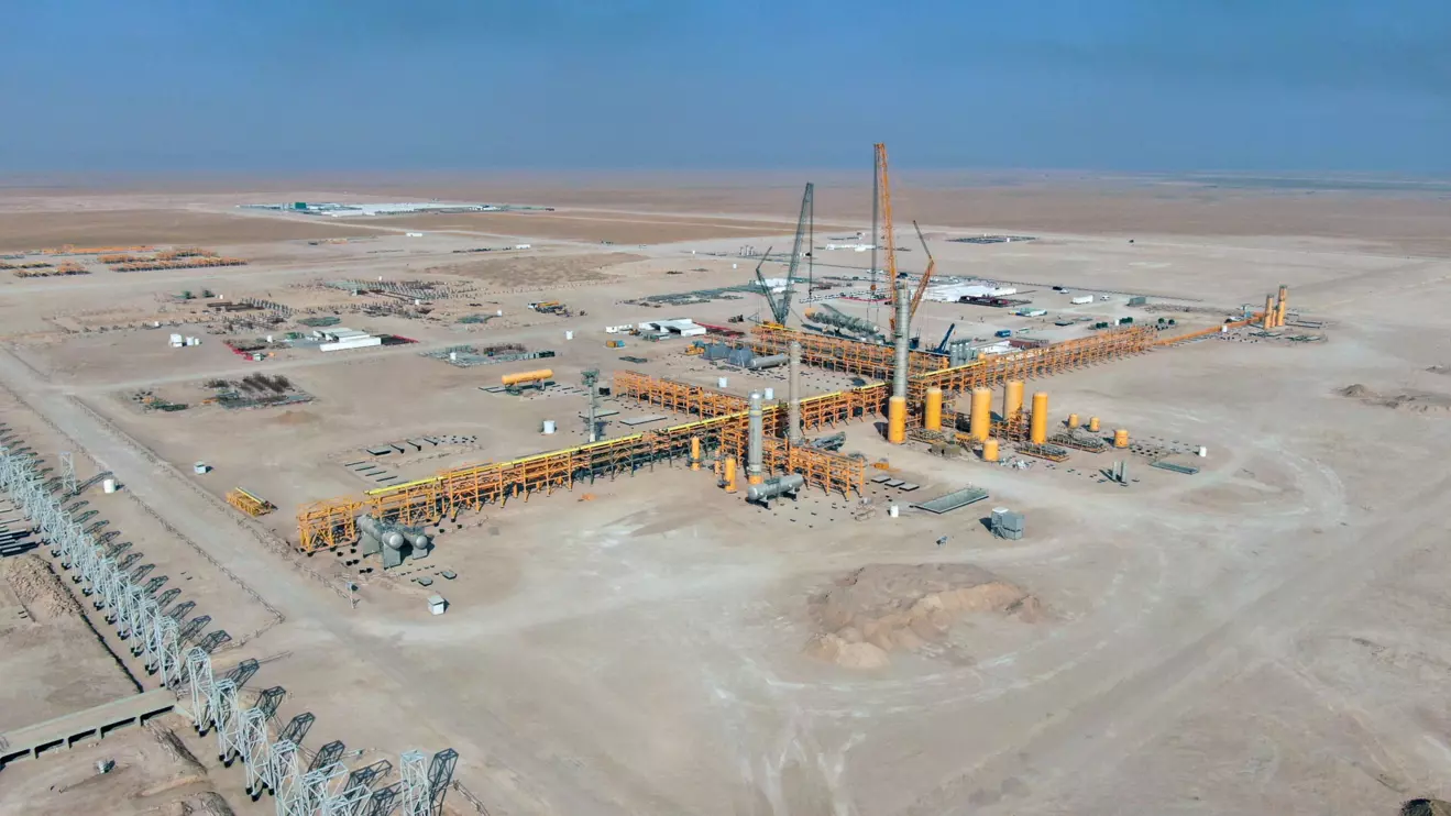 A general view shows the central station gas processing plant at Rumaila oilfield in Basra, Iraq, November 5, 2020. Picture taken with a drone. Reuters/Essam Al-Sudani/File Photo