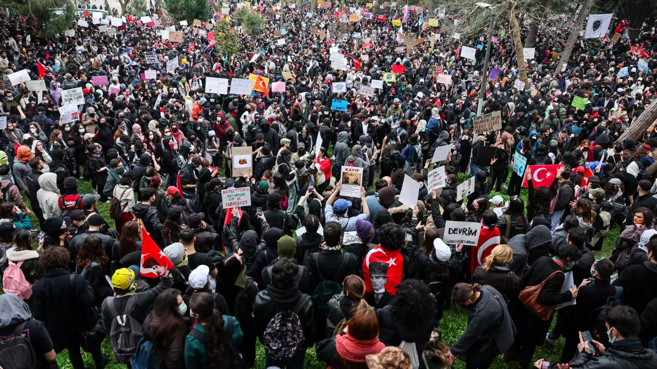 People take part in a protest against the arrest of Istanbul Mayor Ekrem Imamoglu as part of a corruption investigation, at Macka Park, in Istanbul, Turkey, March 25, 2025. Reuters/Umit Bektas