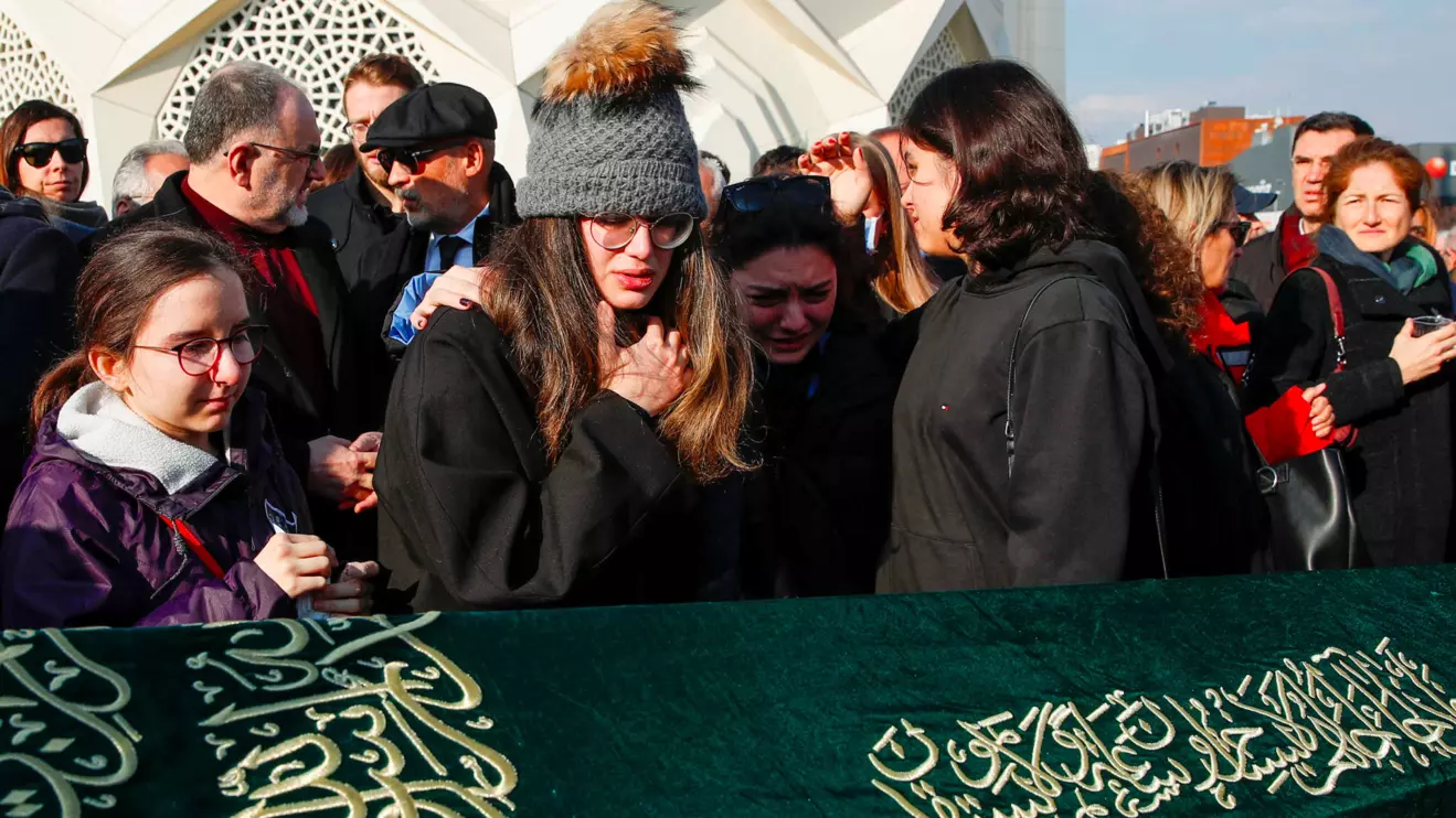 Relatives and friends of a Turkmen family who were killed in a hotel fire at Kartalkaya ski resort mourn during their funeral ceremony in Istanbul, Turkey, January 22, 2025. Reuters/Dilara Senkaya