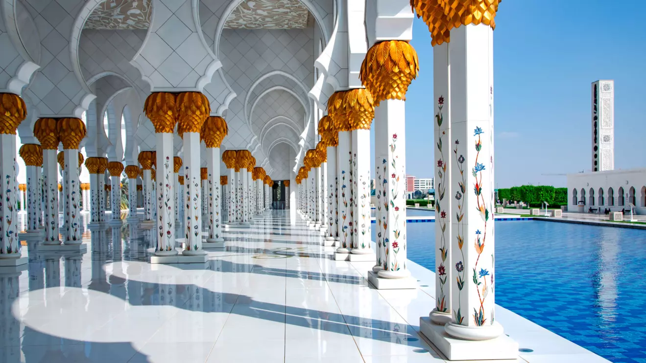 The Sheikh Zayed Mosque or the White Mosque in Abu Dhabi © Mena Today 