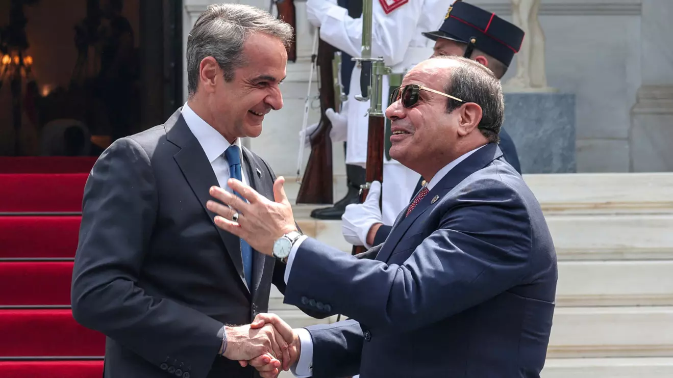 Greek Prime Minister Kyriakos Mitsotakis welcomes Egypt’s President Abdel Fattah al-Sisi, prior to their meeting in Athens, Greece, May 7, 2025. Reuters/Louisa Gouliamaki