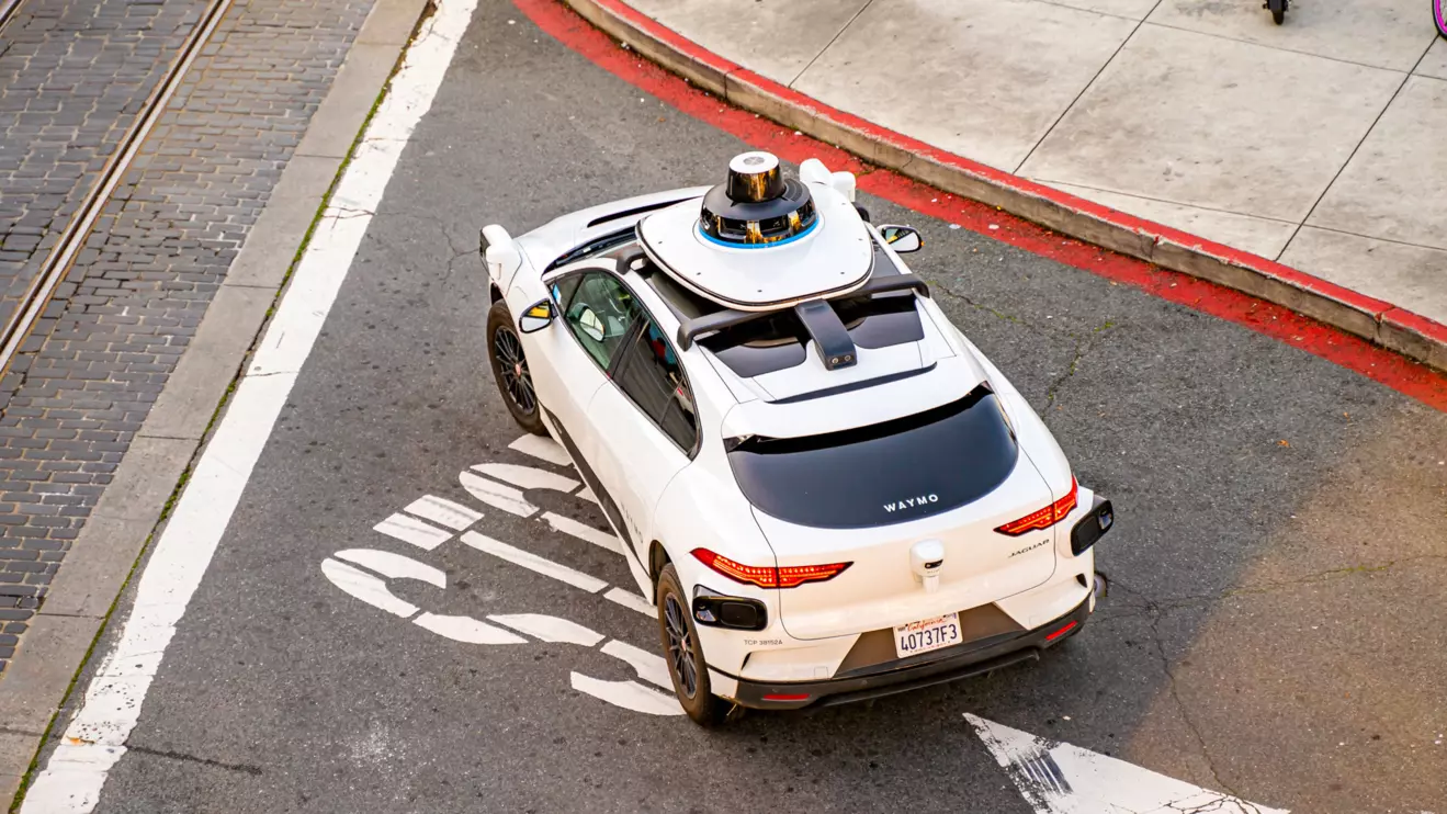 A self-driving taxi on a street in San Francisco © Mena Today 