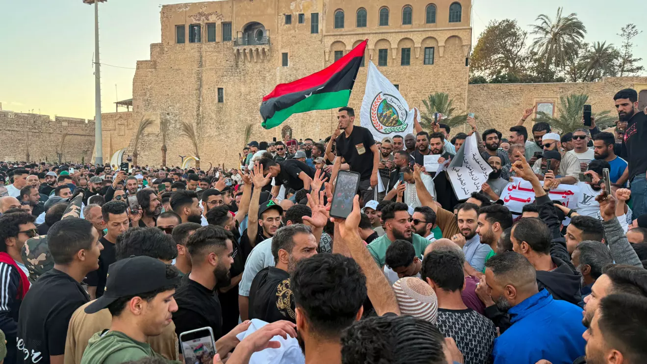Demonstrators demand the overthrow of the Libya's Government of National Unity headed by Abdulhamid al-Dbeibah, in Martyrs' Square in Tripoli, Libya. May 16, 2025. Reuters/Ayman al-Sahili