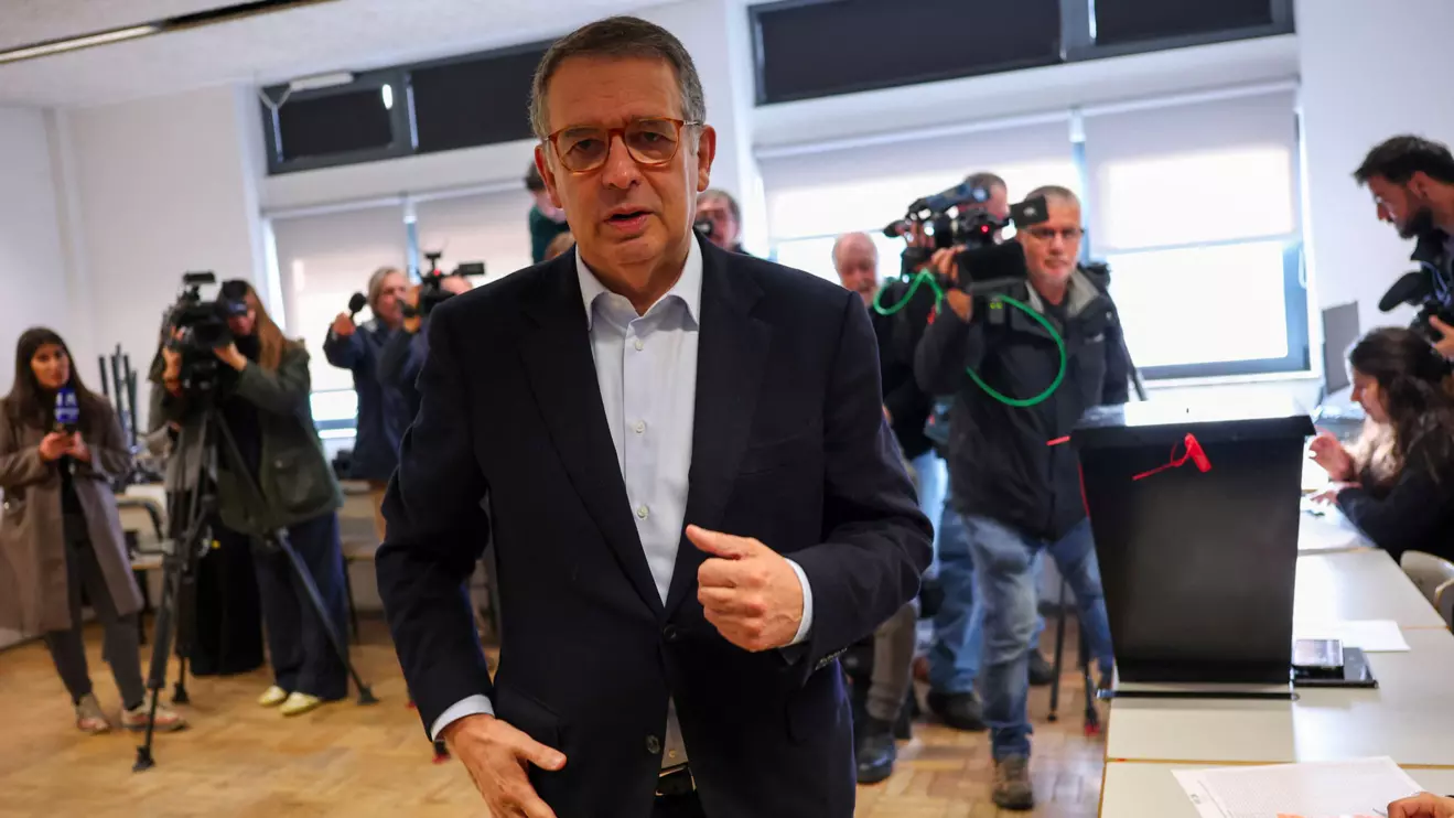 Moderate Socialist and Portuguese presidential candidate Antonio Jose Seguro votes during the presidential election, in Caldas da Rainha, Portugal, February 8, 2026. Reuters/Pedro Nunes