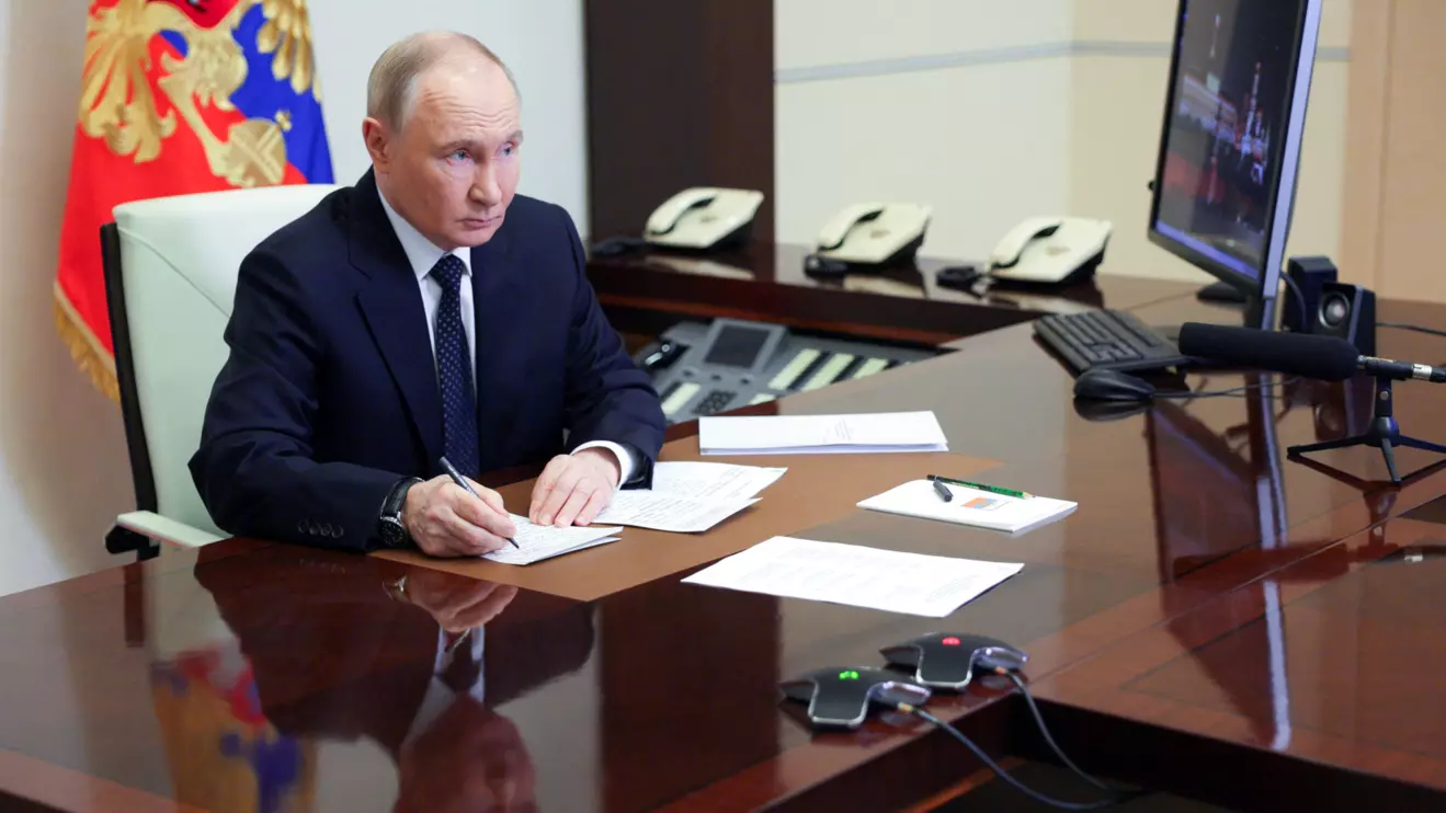 Russian President Vladimir Putin chairs a meeting with members of the government via video link at the Novo-Ogaryovo state residence outside Moscow, Russia June 4, 2025. Sputnik/Gavriil Grigorov/ via Reuters 