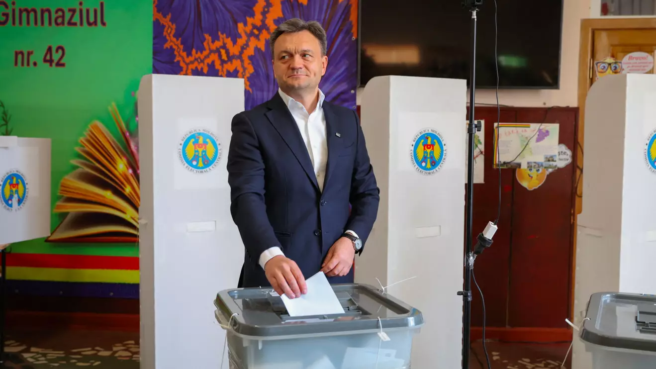 Moldova's Prime Minister Dorin Recean votes at a polling station during the country's parliamentary elections in Chisinau, Moldova September 28, 2025, Reuters