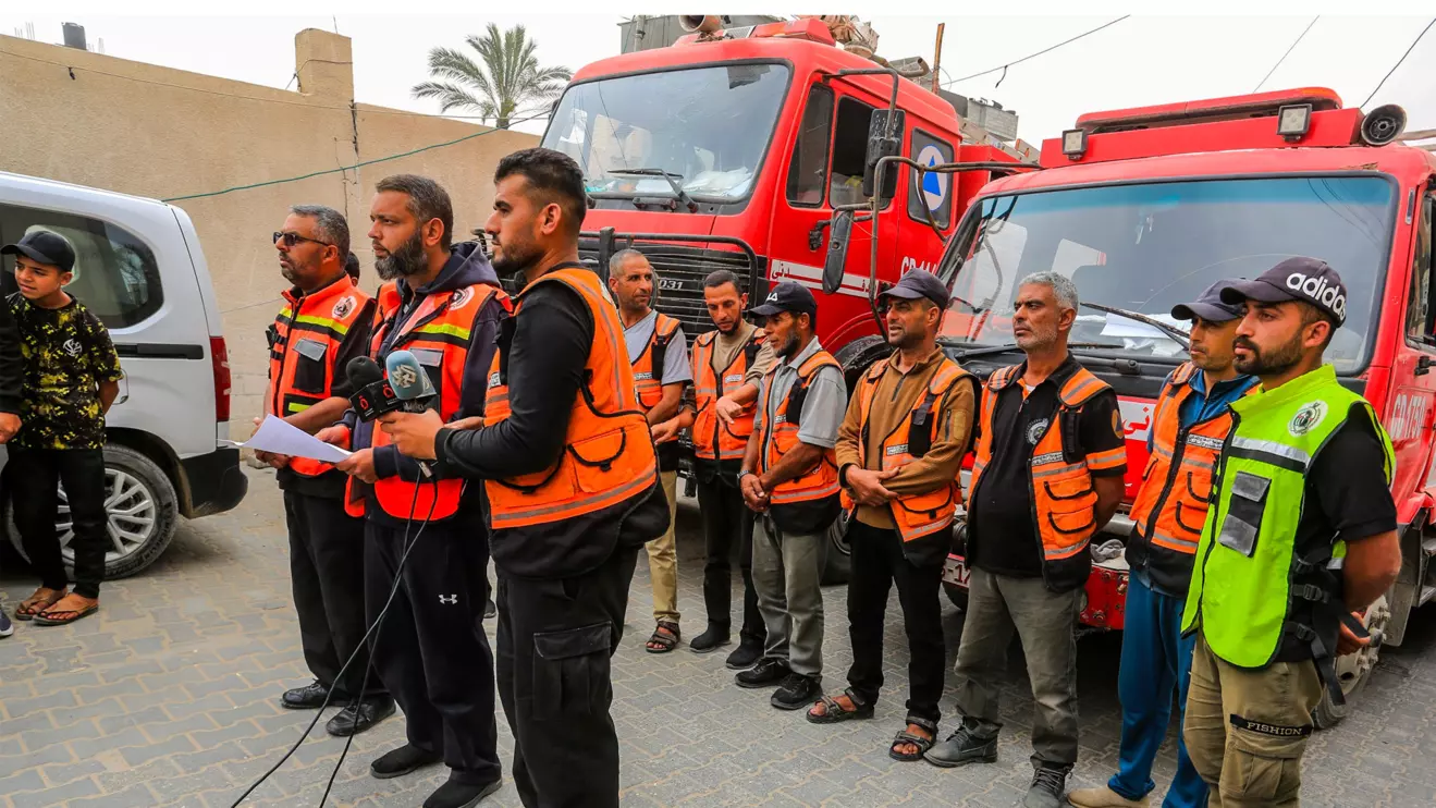 Press conference by a Civil Defense team organized by Hamas in Gaza — a perfectly orchestrated staging © Mena Today