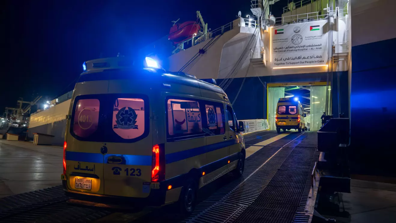 Ambulances arrive at the hospital vessel © WAM