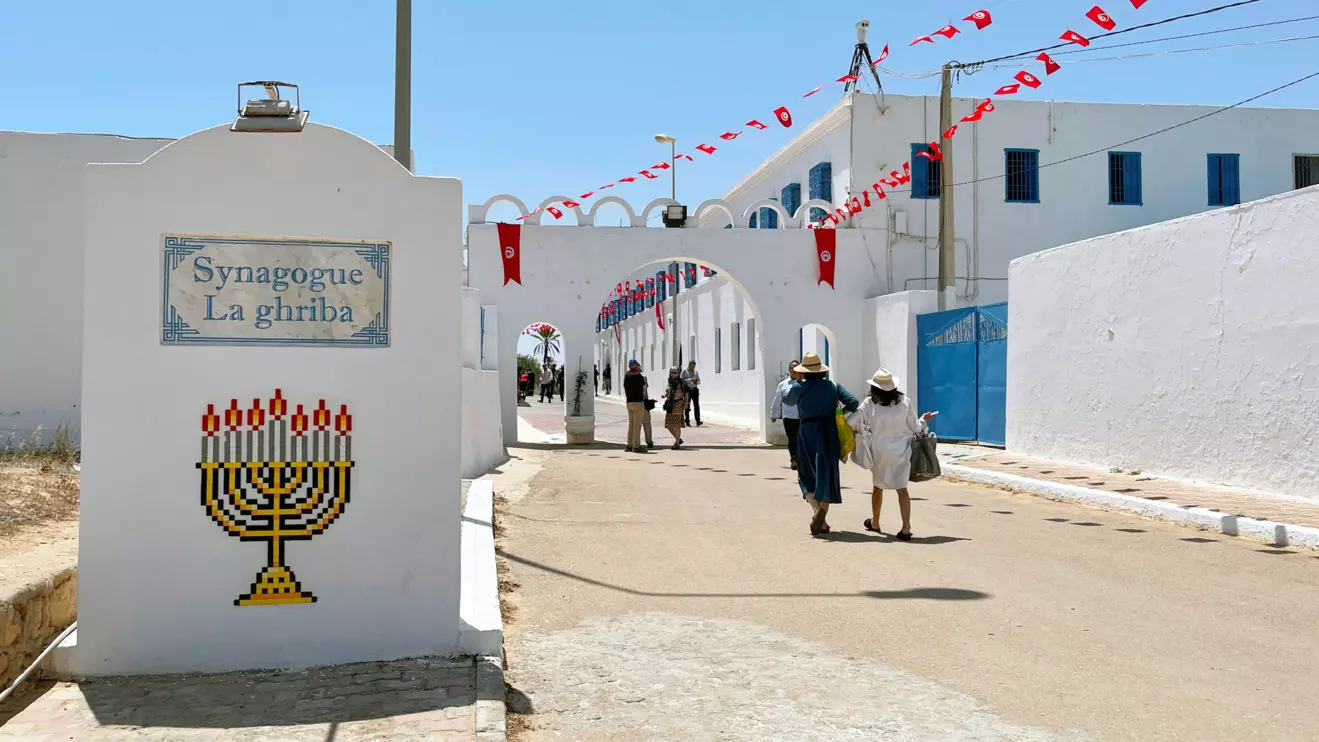 Jewish worshippers arrive at the Ghriba synagogue, during an annual pilgrimage in Djerba, Tunisia May 18, 2022. Reuters/Jihed Abidellaoui
