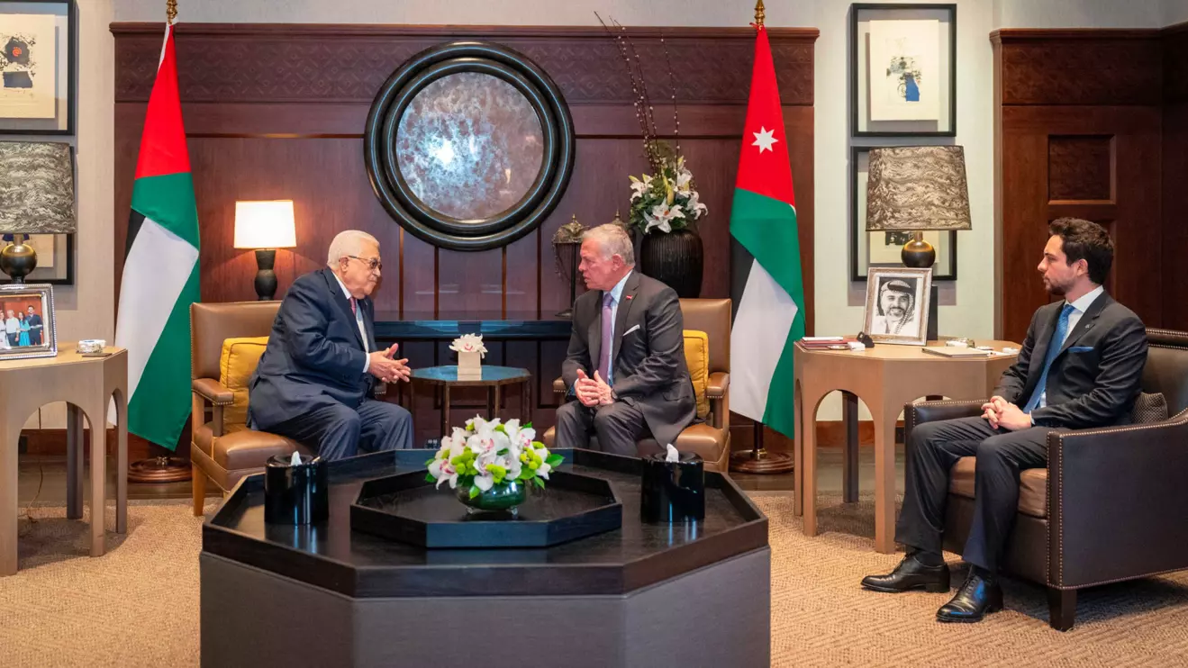 Mahmoud Abbas and Abdullah in Amman on Sunday 