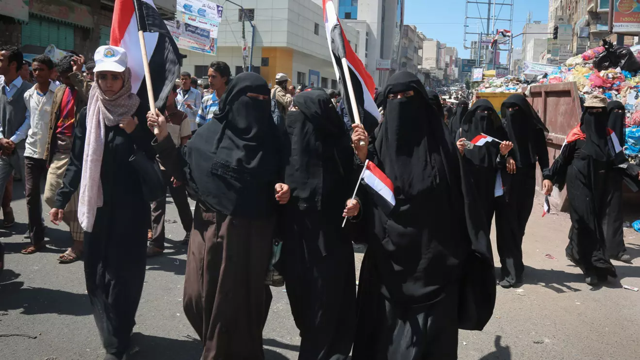 The Houthis endured nearly a decade of heavy strikes launched by a Saudi-led military coalition, but were able to rebuild to the point where they could threaten the U.S. Navy and Israel © Mena Today 