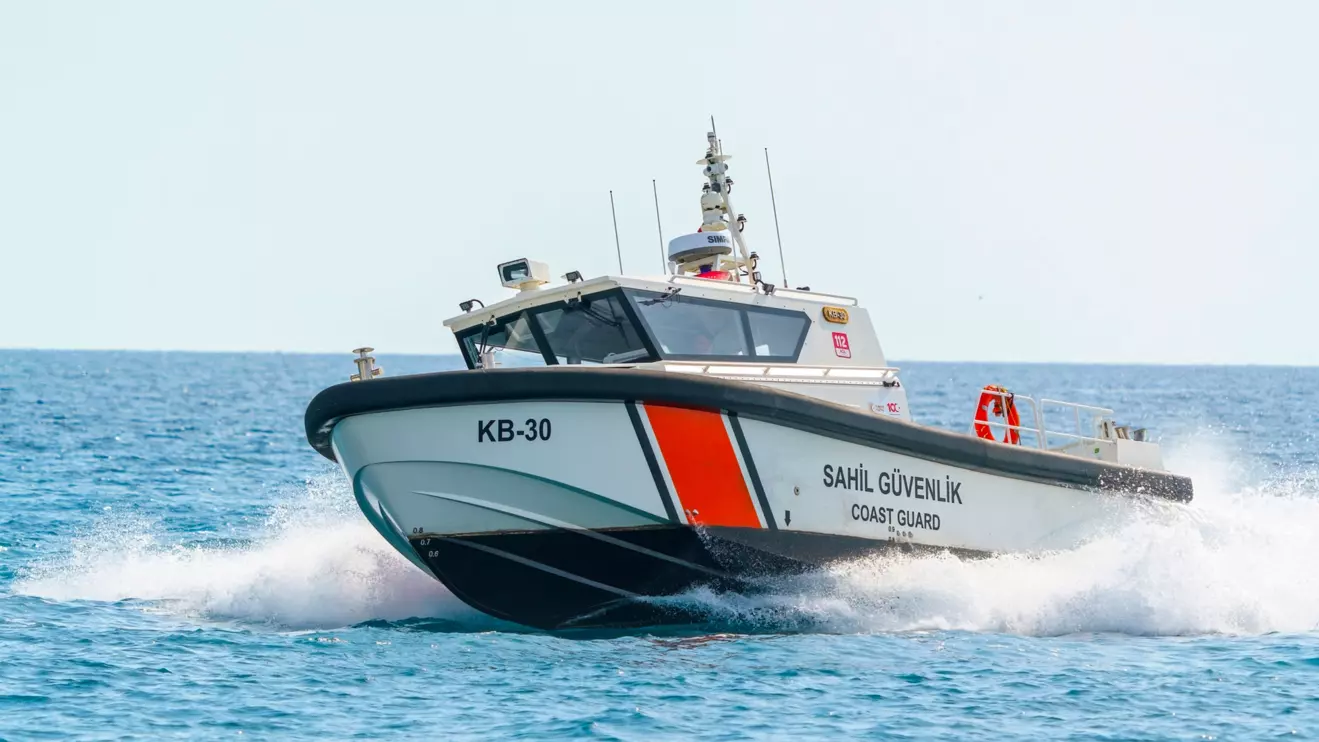 In a statement, the governor's office said a high-speed boat carrying 34 migrants and one migrant trafficker hit the coast guard vessel off Ayvalik district's Badavut coast © Mena Today 
