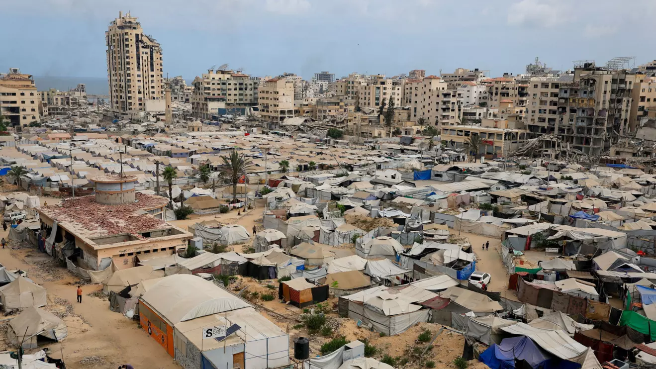 Palestinians, displaced by the Israeli offensive, shelter in tents, amid a hunger crisis, in Gaza City, August 1, 2025. Reuters/Dawoud Abu Alkas