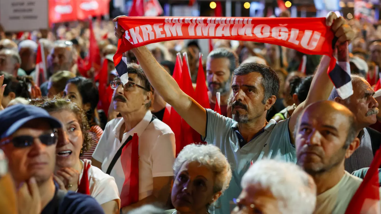 People attend a rally to protest against a recent court ruling that ousted the main opposition Republican People's Party's (CHP) Istanbul provincial leadership, in Istanbul, Turkey, September 10, 2025. Reuters/Umit Bektas