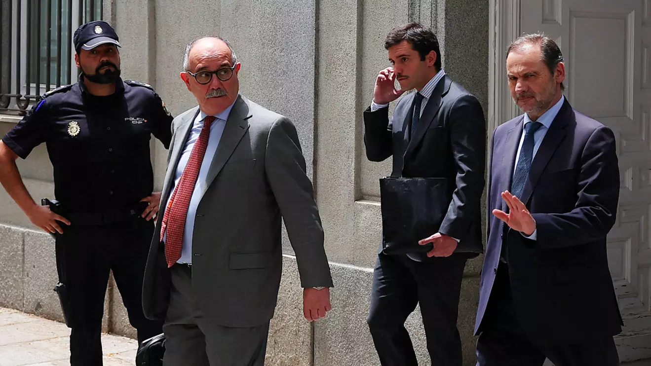 Former Spanish transport minister Jose Luis Abalos leaves after testifying before a Supreme Court investigating judge in alleged corruption case affecting the ruling Socialist Party in Madrid, Spain, June 23, 2025. Reuters/Pedro Nunes