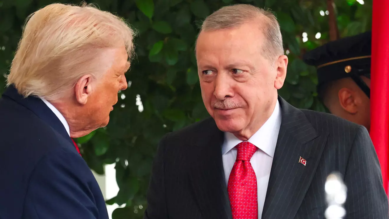 U.S. President Donald Trump welcomes Turkey's President Recep Tayyip Erdogan at the White House in Washington, D.C., U.S., September 25, 2025. Reuters/Kevin Lamarque