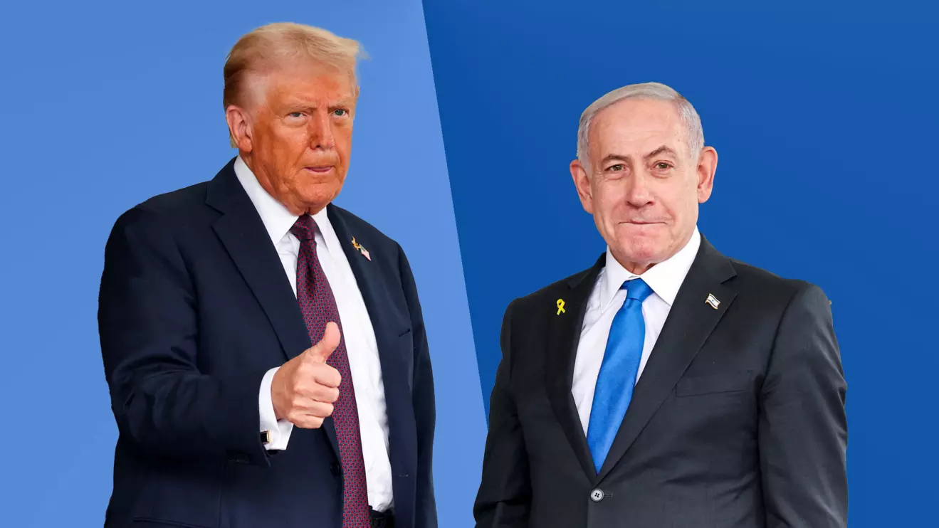 U.S. President Donald Trump gives a thumbs up as he welcomes Israeli Prime Minister Benjamin Netanyahu at the White House in Washington, D.C., U.S., September 29, 2025. Reuters/Kevin Lamarque