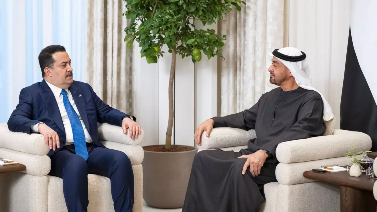 Mohammed Shia' Al Sudani (L) with Sheikh Mohamed bin Zayed Al Nahyan © WAM