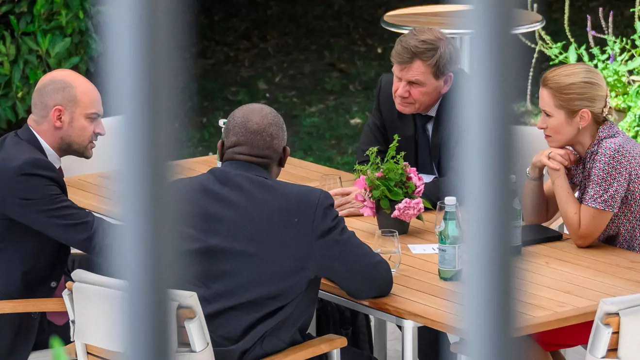 French Minister for Europe and Foreign Affairs Jean-Noel Barrot, British Foreign Secretary David Lammy, German Foreign Minister Johann Wadephul and European Union High Representative for Foreign Affairs and Security Policy, Kaja Kallas, meet at an outdoor terrace table at the offices of the honorary Consul of the Federal Republic of Germany in Geneva, Switzerland June 20, 2025. Fabrice Coffrini/Reuters 