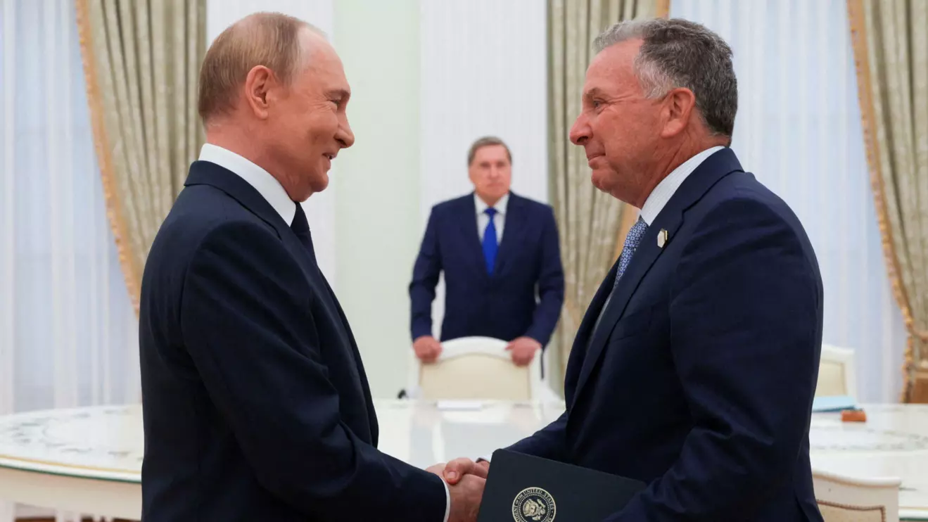 Russian President Vladimir Putin welcomes U.S. President Donald Trump's envoy Steve Witkoff during a meeting in Moscow, Russia August 6, 2025. Sputnik/Gavriil Grigorov/Pool via Reuters