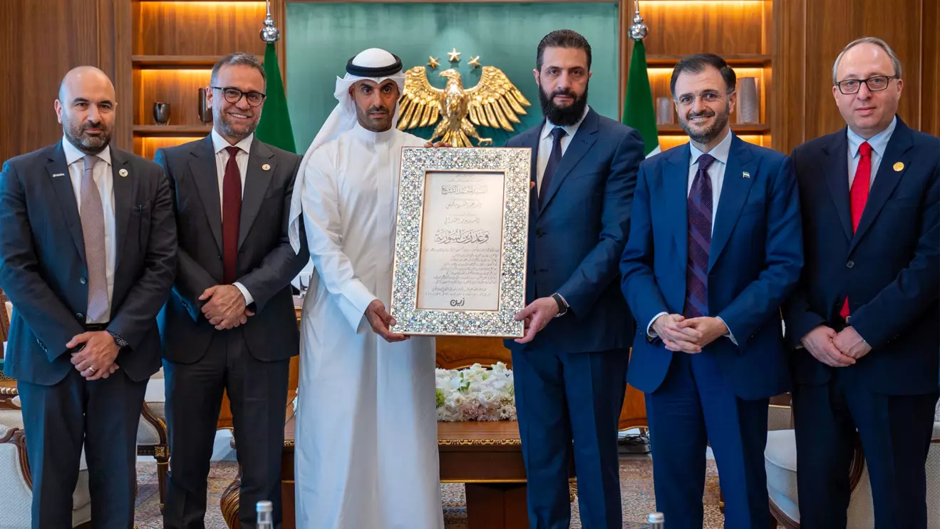 President Al-Sharaa with Al-Kharafi, Syrian Minister of Communications and Information Technology Abdulsalam Haykal, and senior officials from the Ministry and Zain Group © Zain 