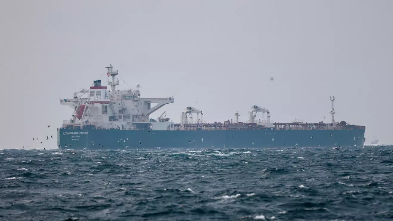 Marshall Islands-flagged oil tanker Advantage Sweet, which, according to Refinitiv ship tracking data, is a Suezmax crude tanker which had been chartered by oil major Chevron and had last docked in Kuwait, sails at Marmara sea near Istanbul, Turkey January 10, 2023. Reuters/Yoruk Isik
