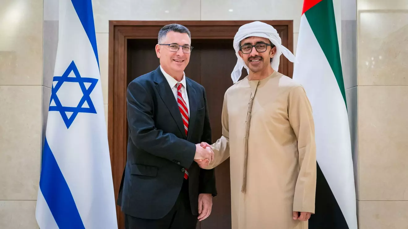 United Arab Emirates Minister of Foreign Affairs Sheikh Abdullah bin Zayed Al Nahyan shakes hands with Israel's Foreign Minister Gideon Sa'ar during a meeting in Abu Dhabi © WAM