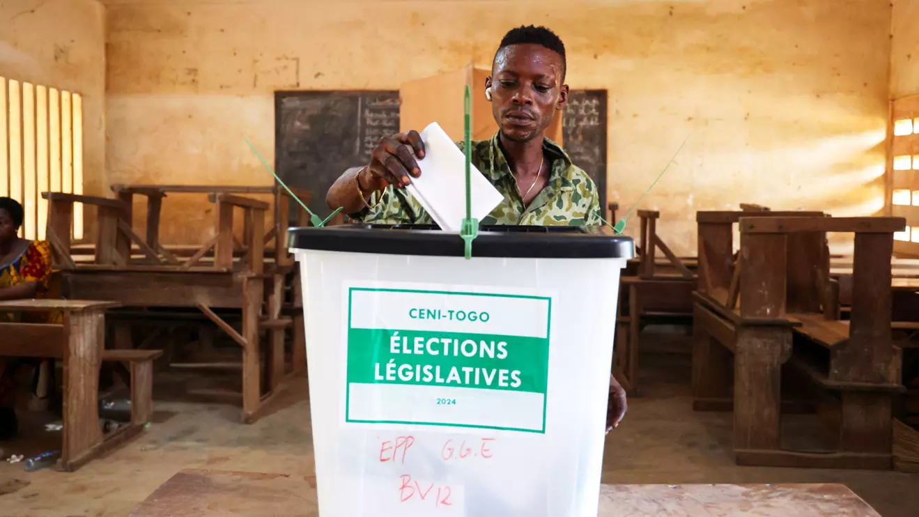 A man casts his ballot during the Togo’s parliamentary and regional elections in Lome, Togo April 29, 2024. Reuters/Noel Kokou Tadegnon