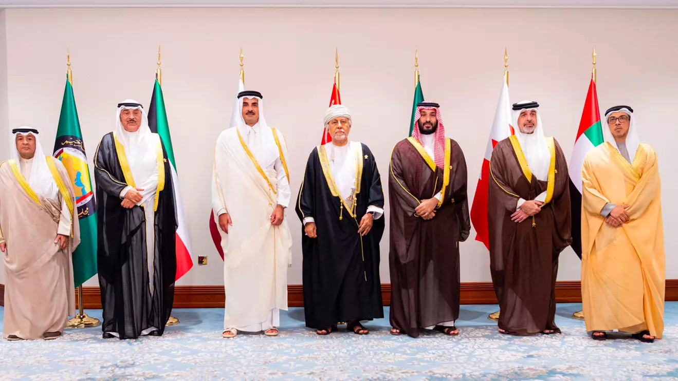Saudi Crown Prince Mohammed bin Salman with Emir Of Qatar Sheikh Tamim bin Hamad Al Thani and GCC representatives pose for a group photo ahead of an emergency Arab-Islamic leaders' summit convened to discuss the September 9 Israeli attack on Hamas on Qatari territory, in Doha, Qatar, September 15, 2025. Saudi Press Agency