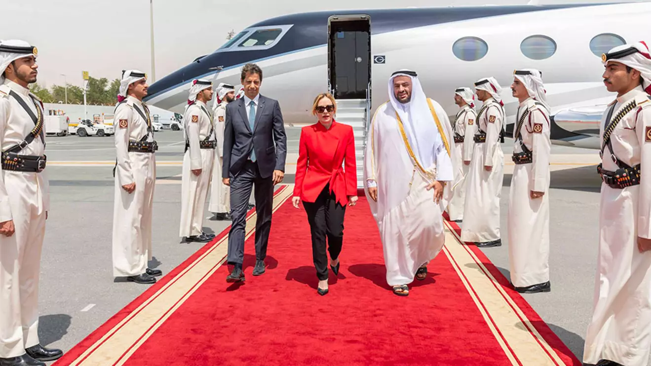 Meloni upon her arrival on Saturday at Doha Airport © QNA