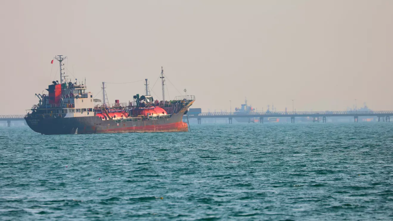 The group of four liquefied petroleum gas carriers and several oil product and chemical tankers, was passing through Iranian waters south of Larak Island with more tankers following from the Gulf, according to MarineTraffic data © Mena Today 