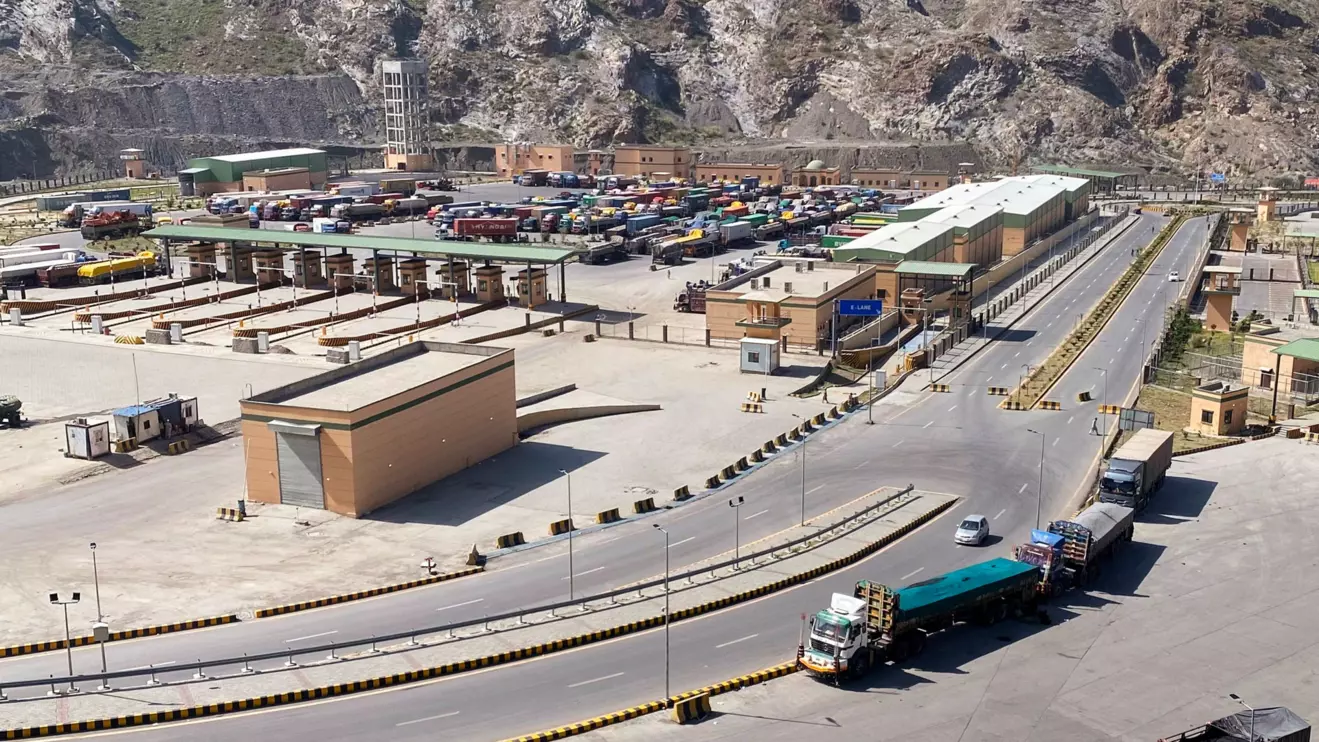 Trucks stand parked at the Torkham border crossing, after Pakistan closed border crossings with Afghanistan, following exchanges of fire between the forces of the two countries, in Torkham, Pakistan, October 12, 2025. Reuters/Shahid Shinwari