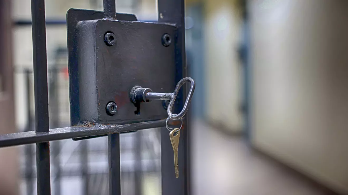 Iran had been holding the 18-year-old cyclist after arresting him in June on espionage charges © Mena Today 