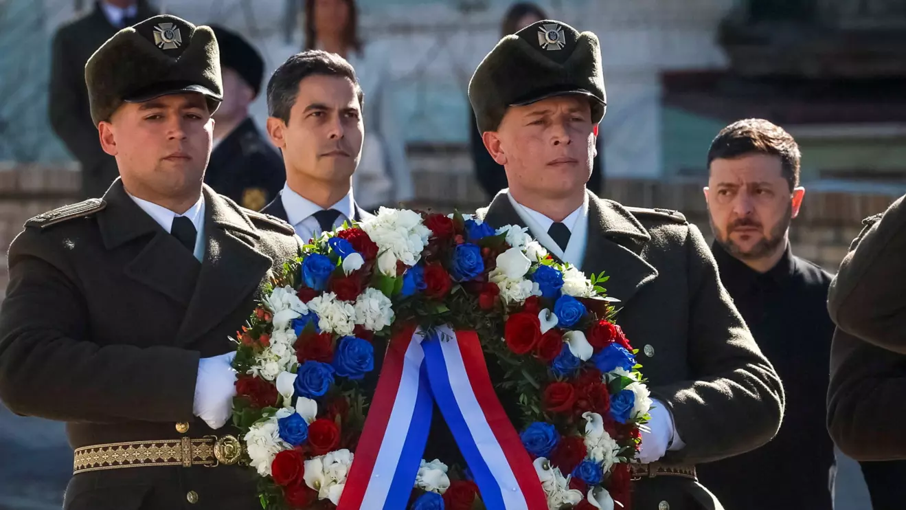 Dutch Prime Minister Rob Jetten and Ukraine's President Volodymyr Zelenskiy visit the Wall of Remembrance to pay tribute to Ukrainian soldiers who were killed, amid Russia's attack on Ukraine, in Kyiv, Ukraine March 8, 2026. Reuters/Gleb Garanich